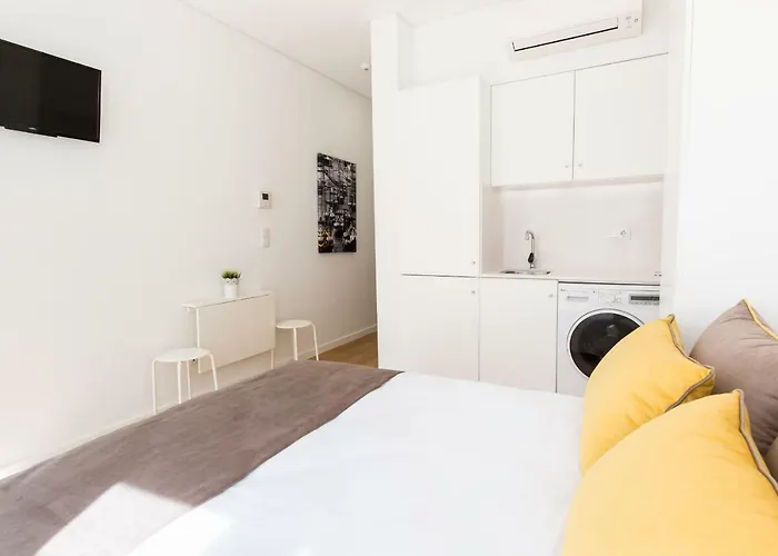 Downtown Mouzinho Apts Апартаменты Порту