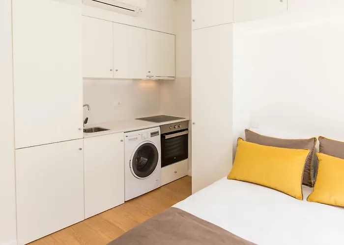 Downtown Mouzinho Apts *